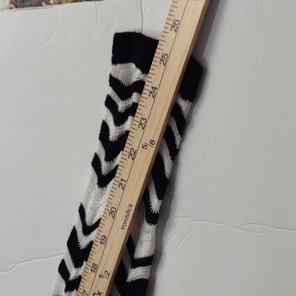 Chico's Travelers Collection Black And White Chevron Print Open Cardigan - Picture 6 of 7